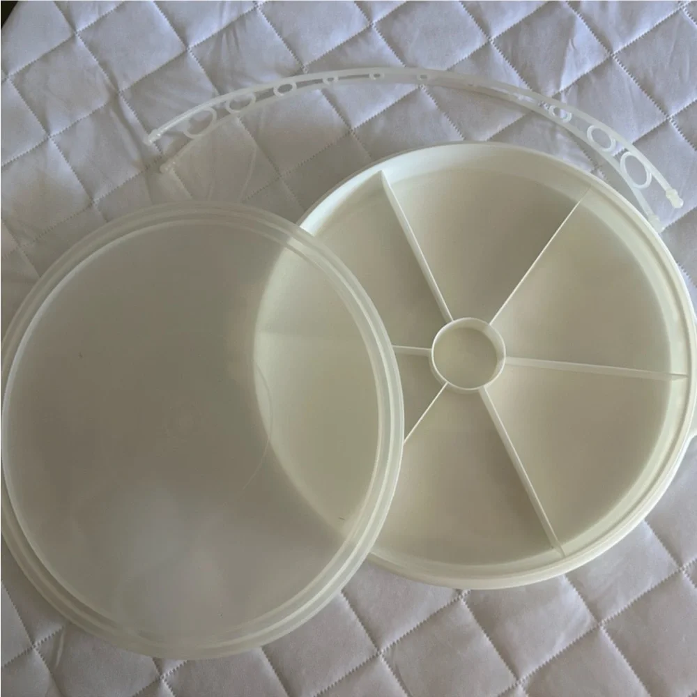 Tupperware white colored relish tray with lid and handle
